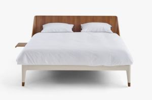 Auping Essential Sand beige met balanced walnut hoofdbord