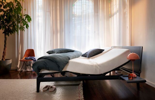 Auping Essential bed Deep black en verstelbare spiralen Auping Essential bed Deep black en verstelbare spiralen